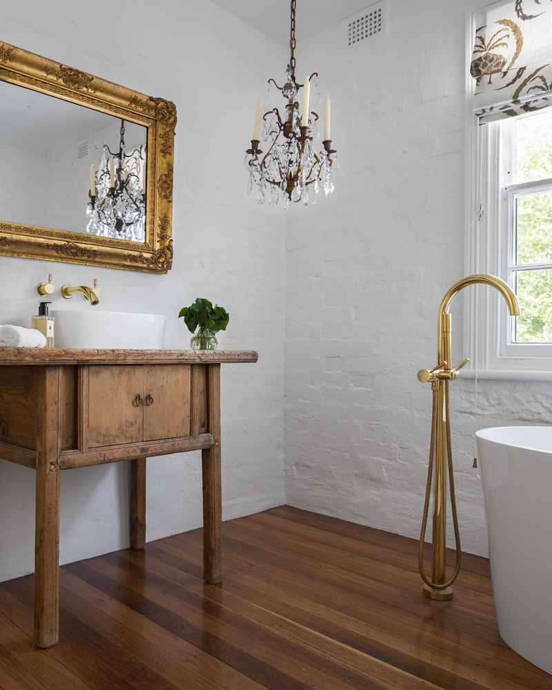 bathroom-detail