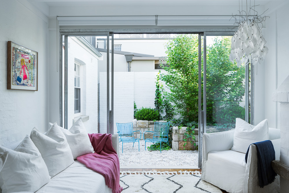 living-to-exterior-w-cloned-chair